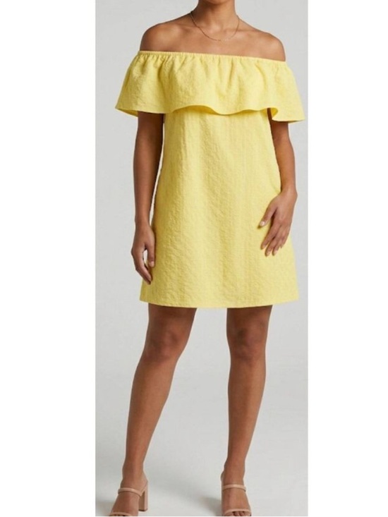 cupcakes & cashmere Dresses & Skirts - Cupcakes And Cashmere Lulu Yellow Ruffle Off the Shoulder Dress.Size Small